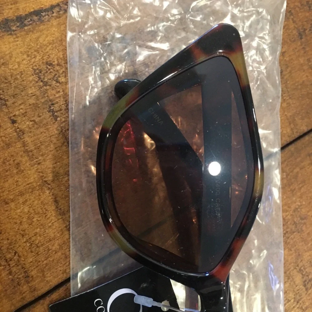 SUNGLASSES